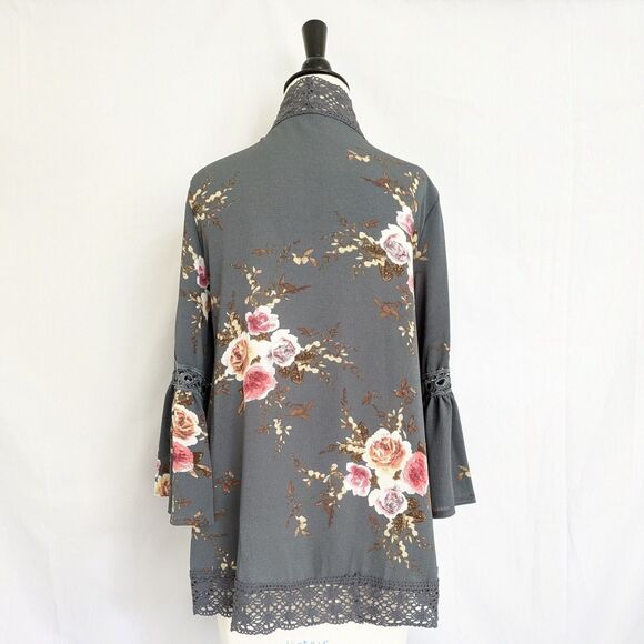 Women's Gray Cardigan Size S Floral Crochet Lace Open Front 3/4 Bell Sleeve - Picture 3 of 15